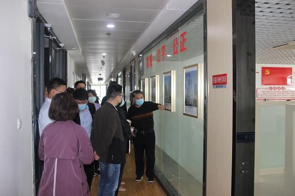 “五一劳动节系列党建活动”简报